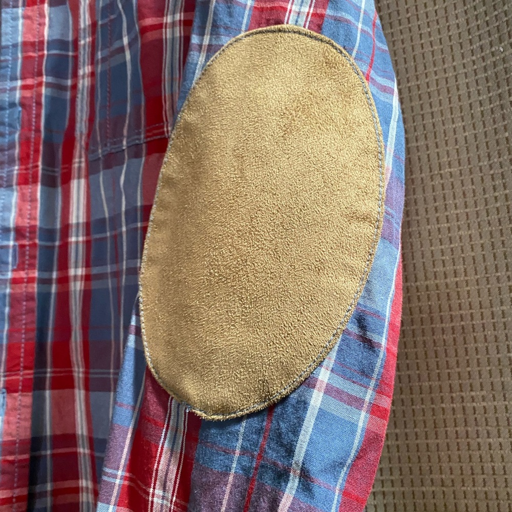 Shirt - Picture 2 of 4